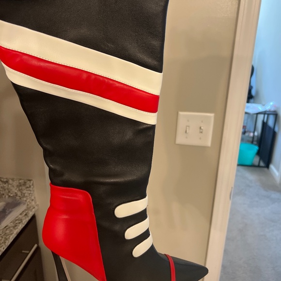 Boots - Picture 1 of 2